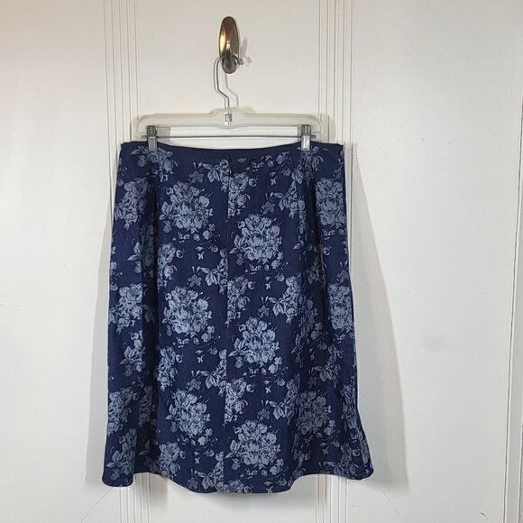 Plus Size Jessica London Blue Denim Flowered Skirt - Picture 2 of 8